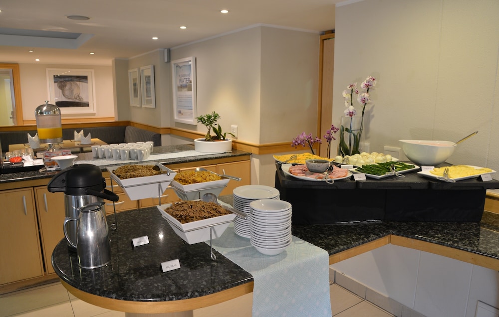 Road Lodge Cape Town International Airport 25/27