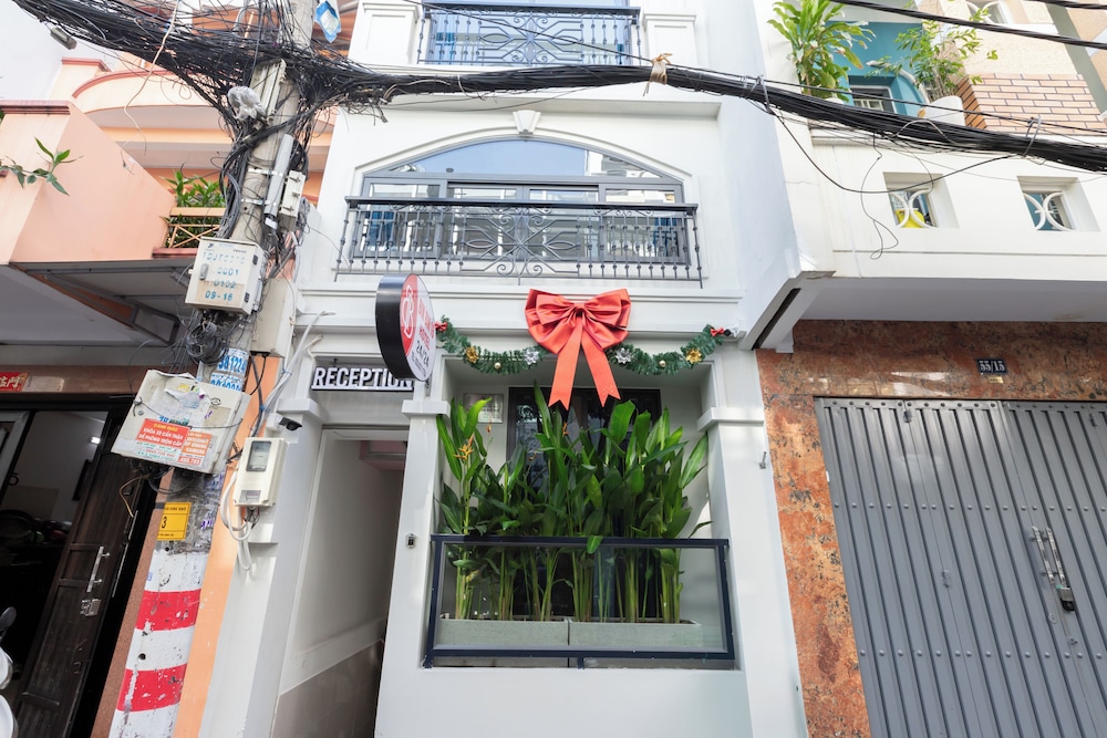Bin Bin Hotel 16 - Near Bui Vien Walking Street 44/50