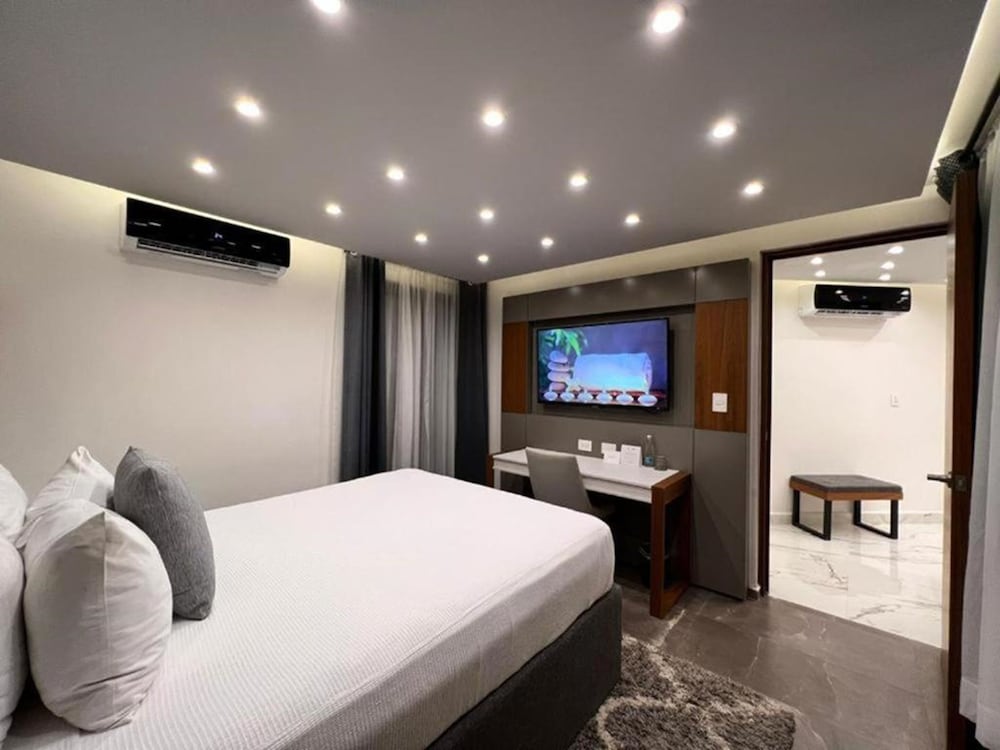 Seven Boutique Apartments 14/55