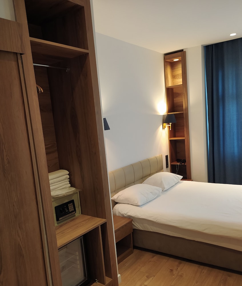 Armagrandi Spina Hotel 9/66