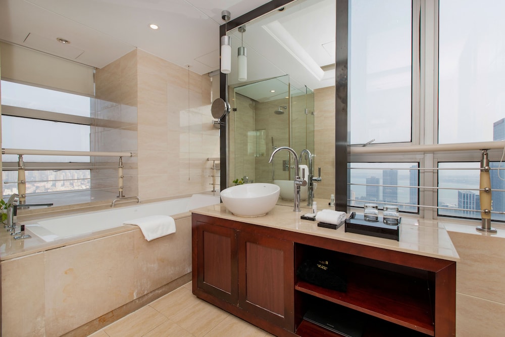 New Century Hotel Qingdao 15/73