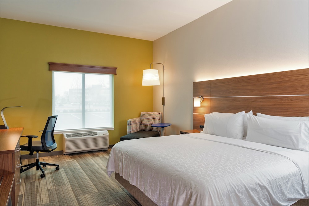 Holiday Inn Express & Suites Hagerstown 15/67