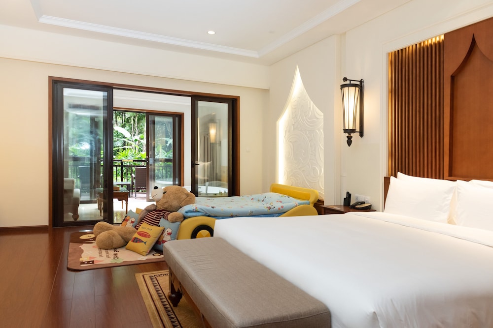 Kids Theme, Premium, 1 King and 1 Single Beds