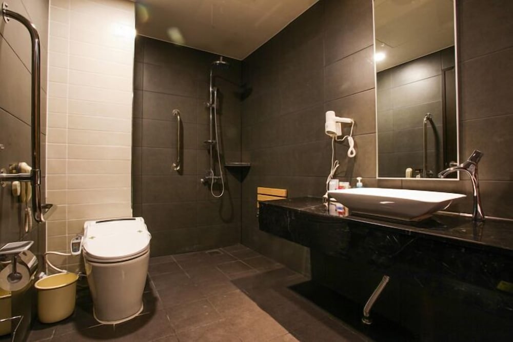 KARAK TOURIST HOTEL 35/50