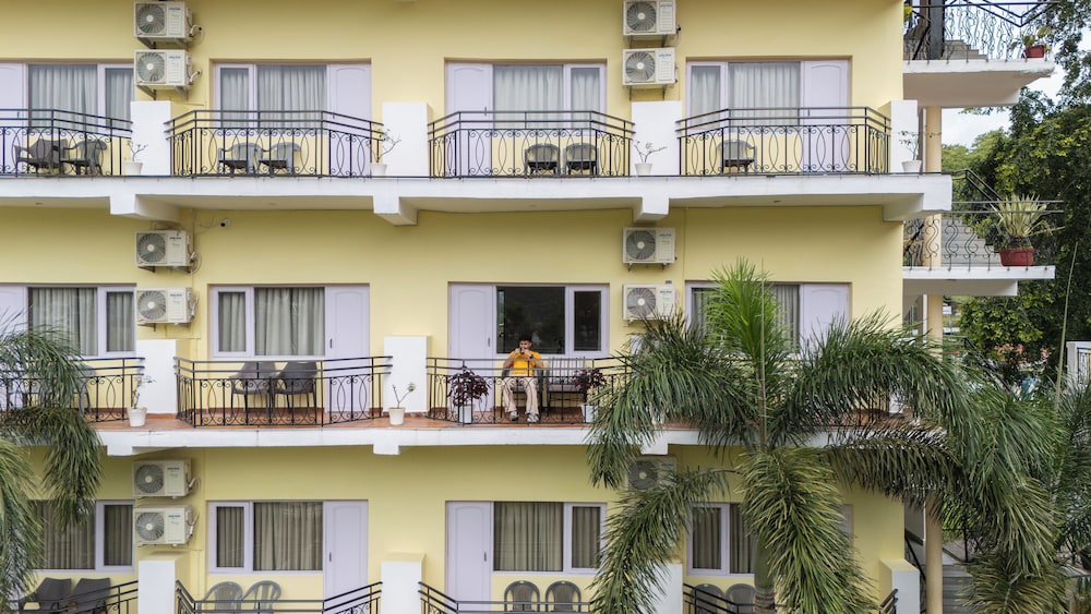 Riverside Resort 1/49