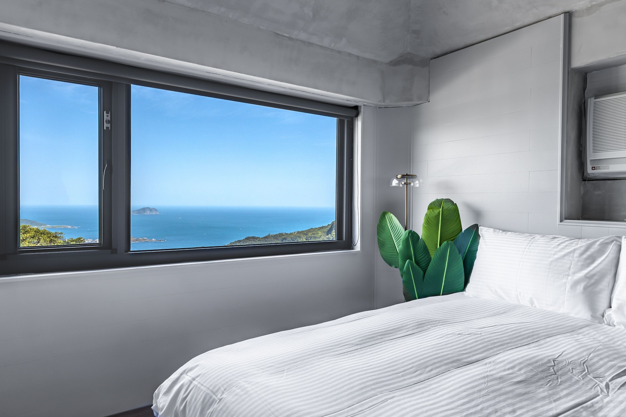 SUPERIOR, QUADRUPLE, SEA VIEW