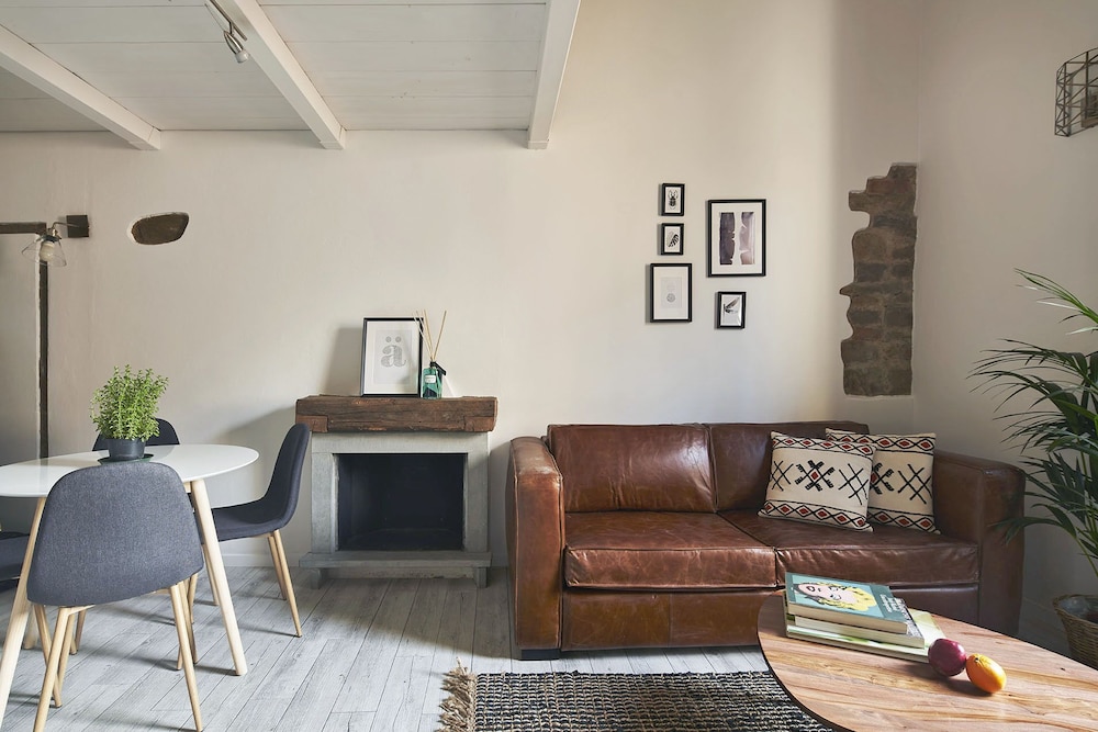 A Few Steps to The Duomo Adorable 1BD Apt 4/9