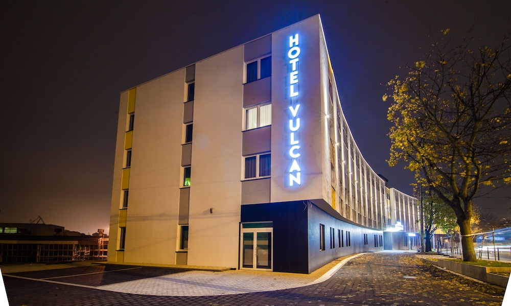 Vulcan Hotel 3/38