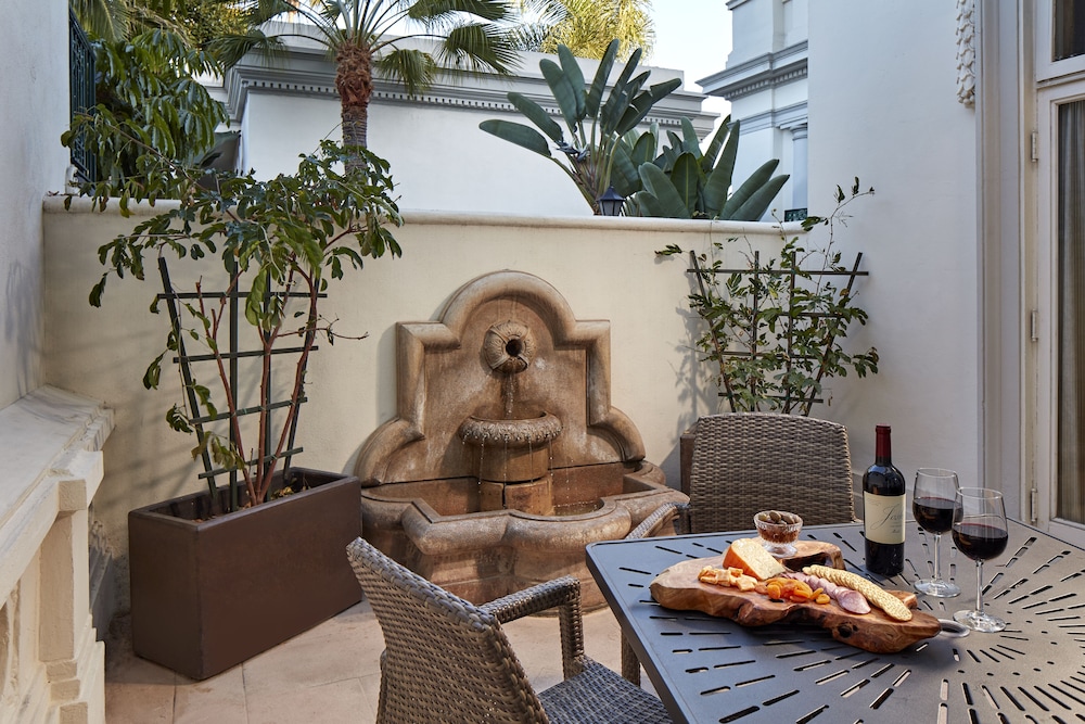 Glorietta Bay Inn 43/78