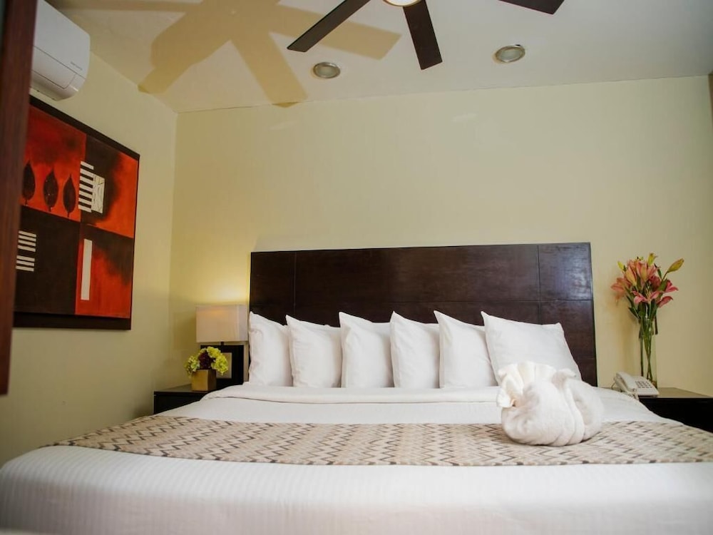 H177 Hotel 7/53