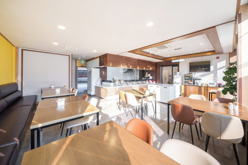 Pearl Business Hotel 40/50