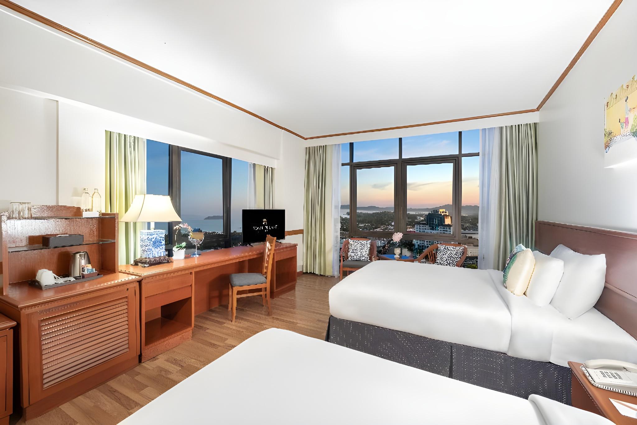 Premier, Deluxe, Double or Twin Bed, Partial Sea View