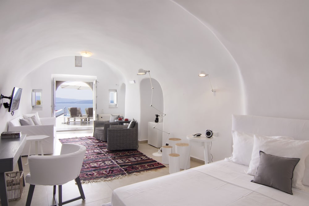 Santorini Secret Suites and Spa - Adults Only 40/50
