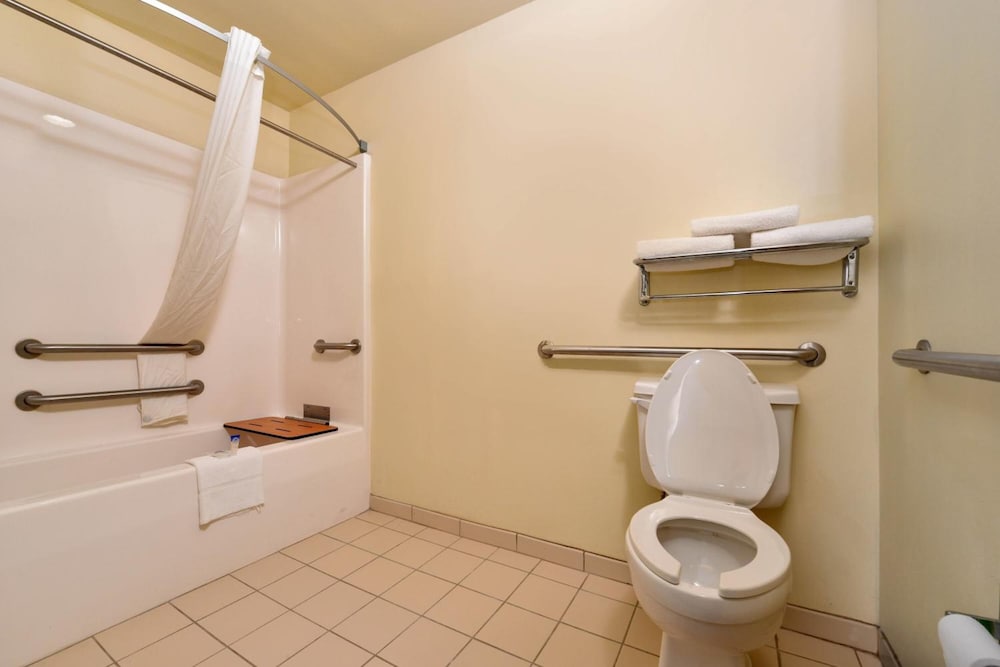 Star City Inn Suites 40/45
