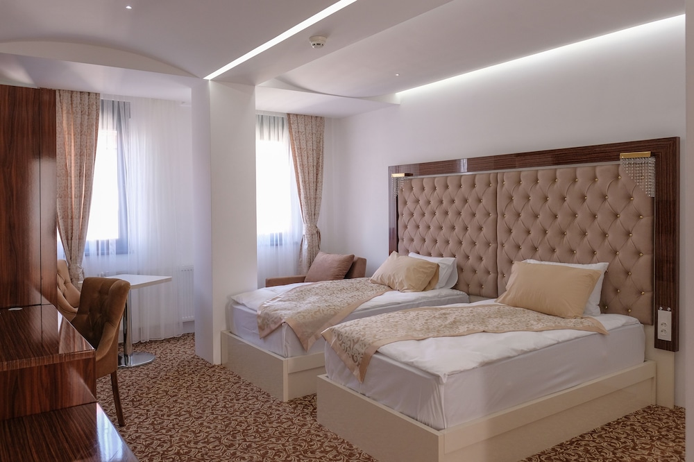New Hotel 10/40