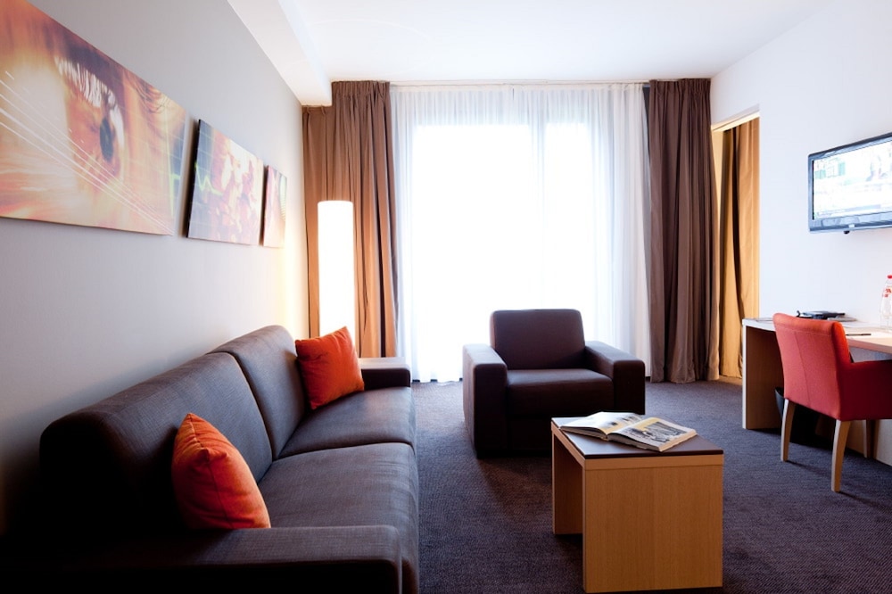 Hotel De La Source 35/63
