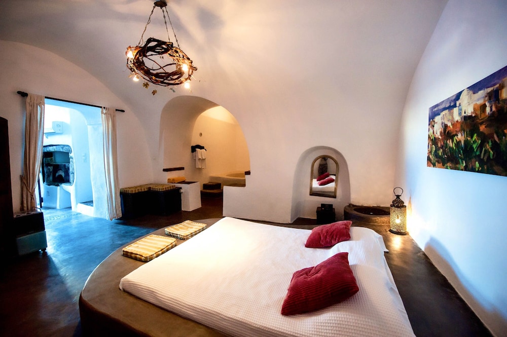 Santorini Heritage Villas &amp; Mansions 15/50