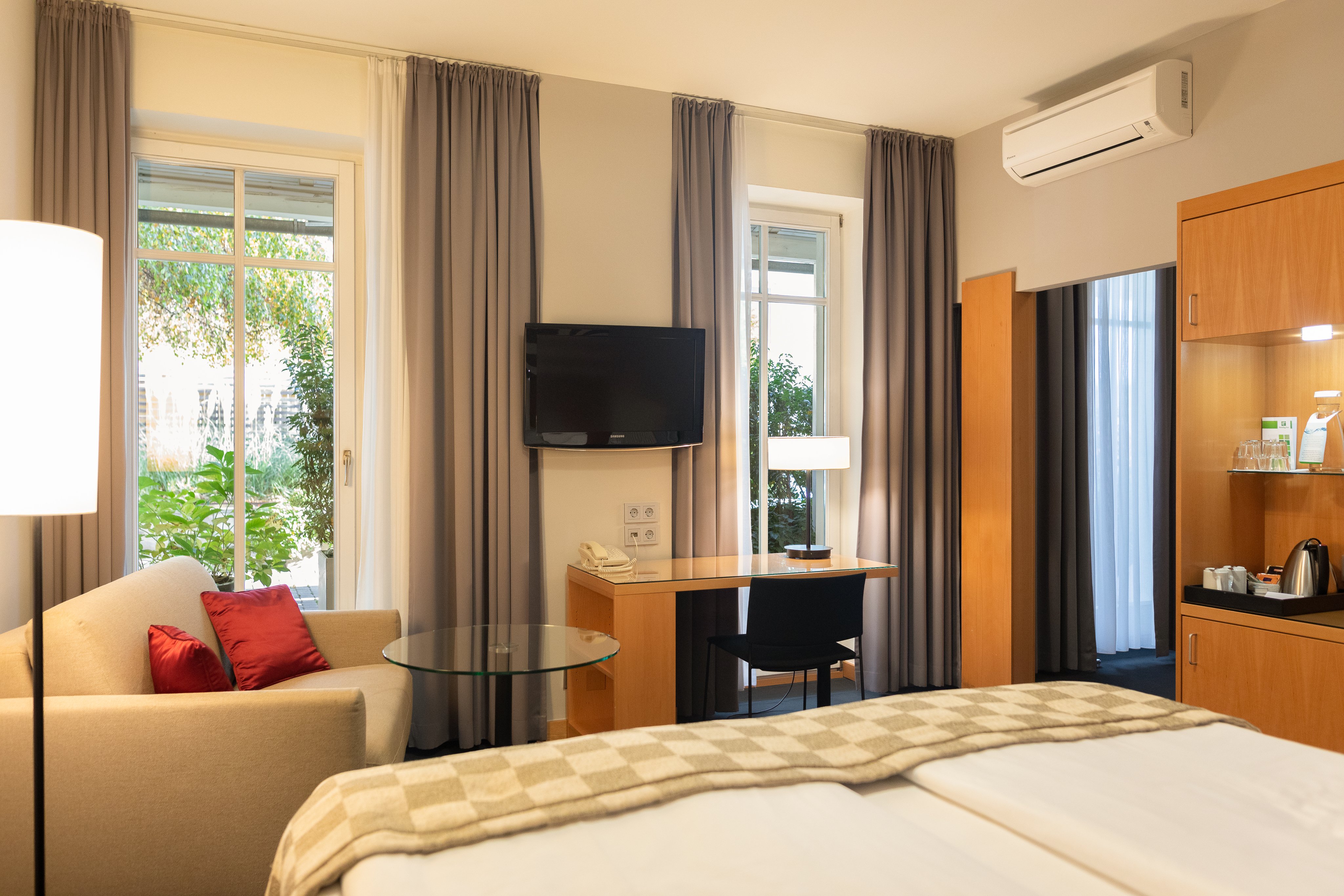 Standard, King Bed, Sofa, Garden Wing