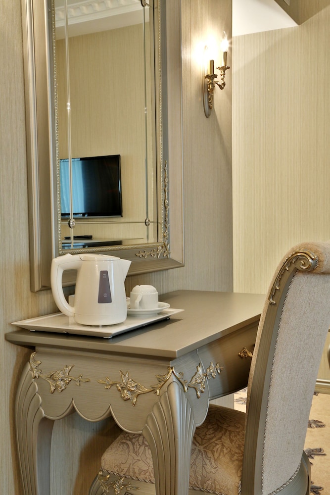 Cassiel Hotel 43/45