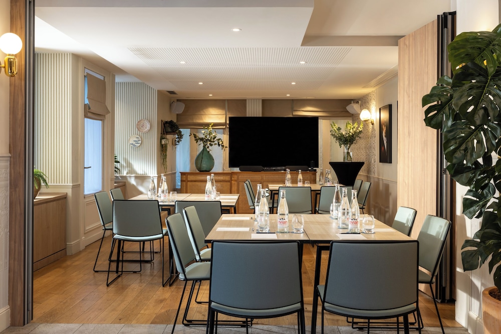 Hotel & Spa Royal Madeleine 70/77