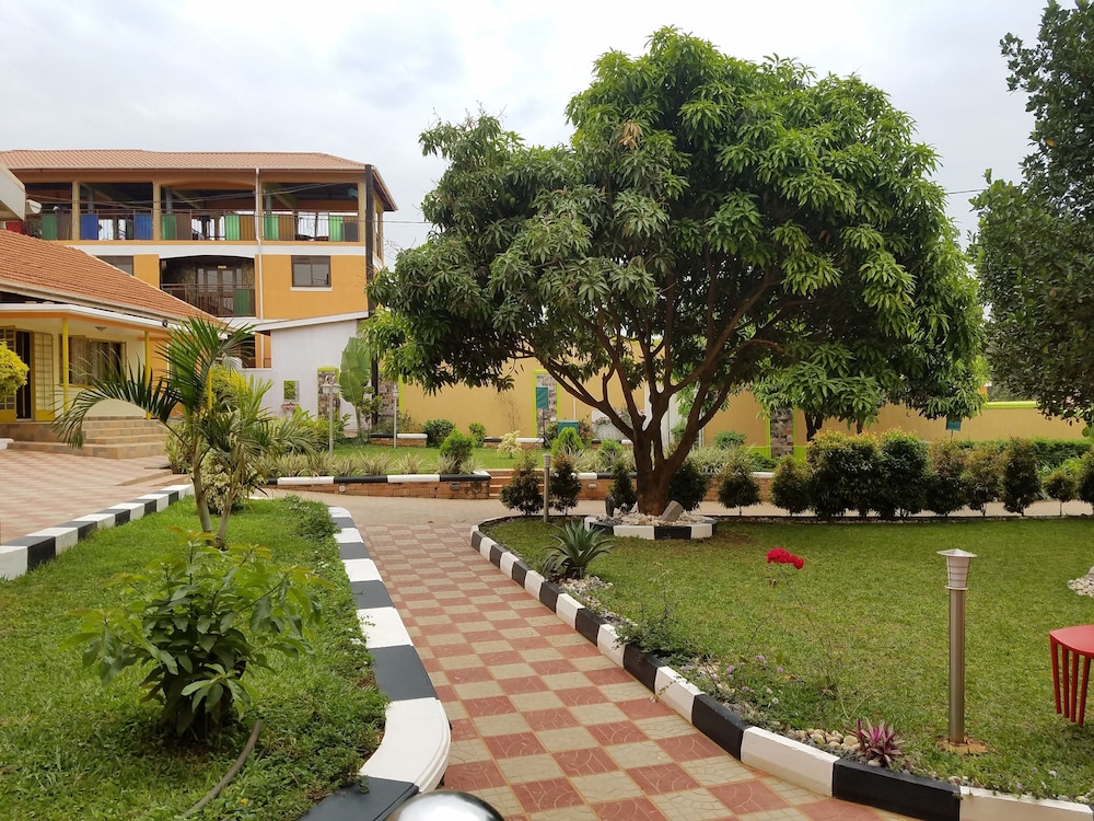 Sibyangu Standard Hotel 15/20
