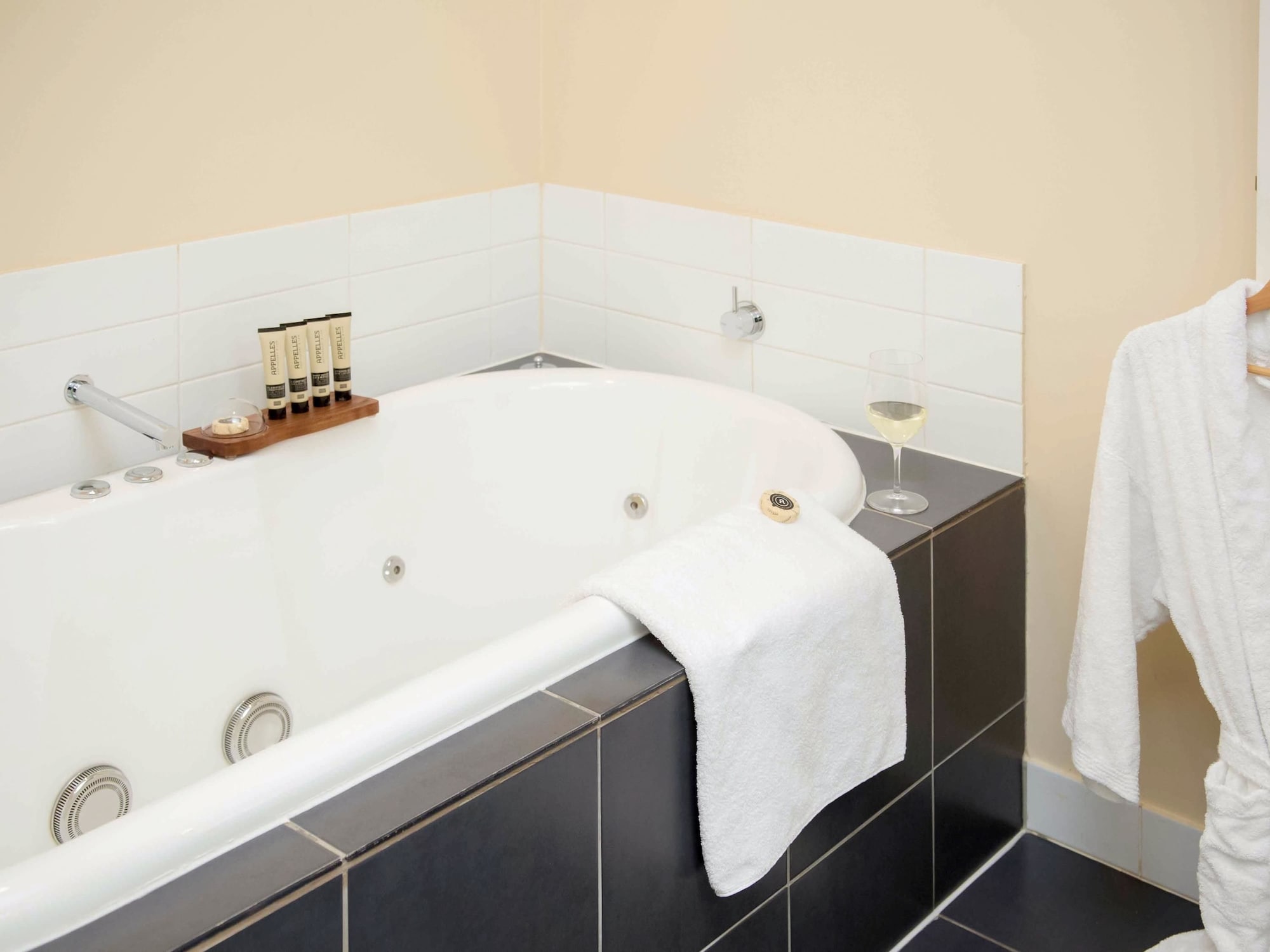 1 BEDROOM, EXECUTIVE, SUITE