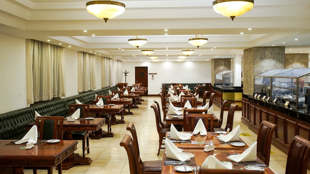 Sarova Woodlands Hotel Spa 41/50