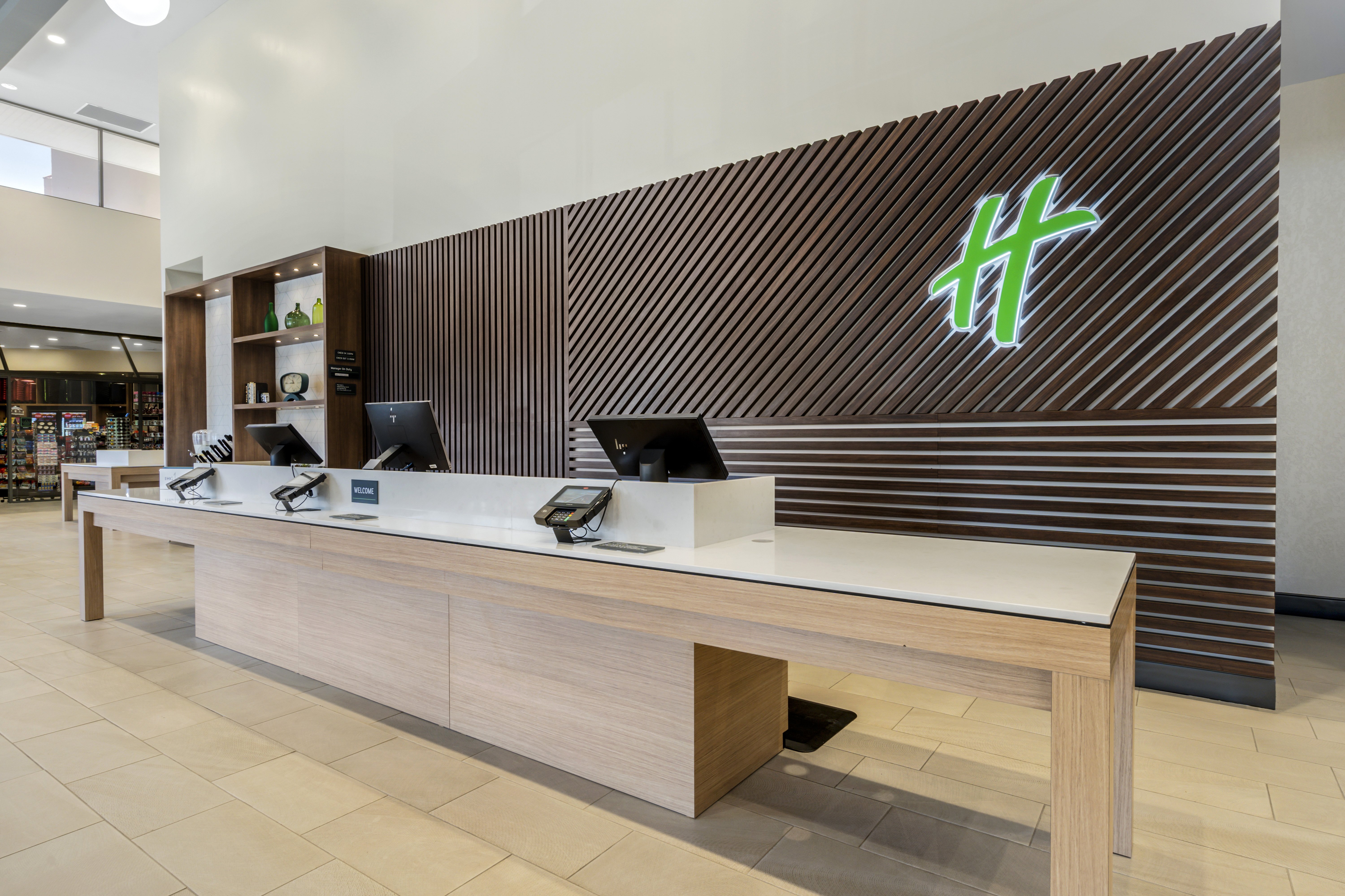 Holiday Inn Orlando Intl Drive - Conv Center 7/50