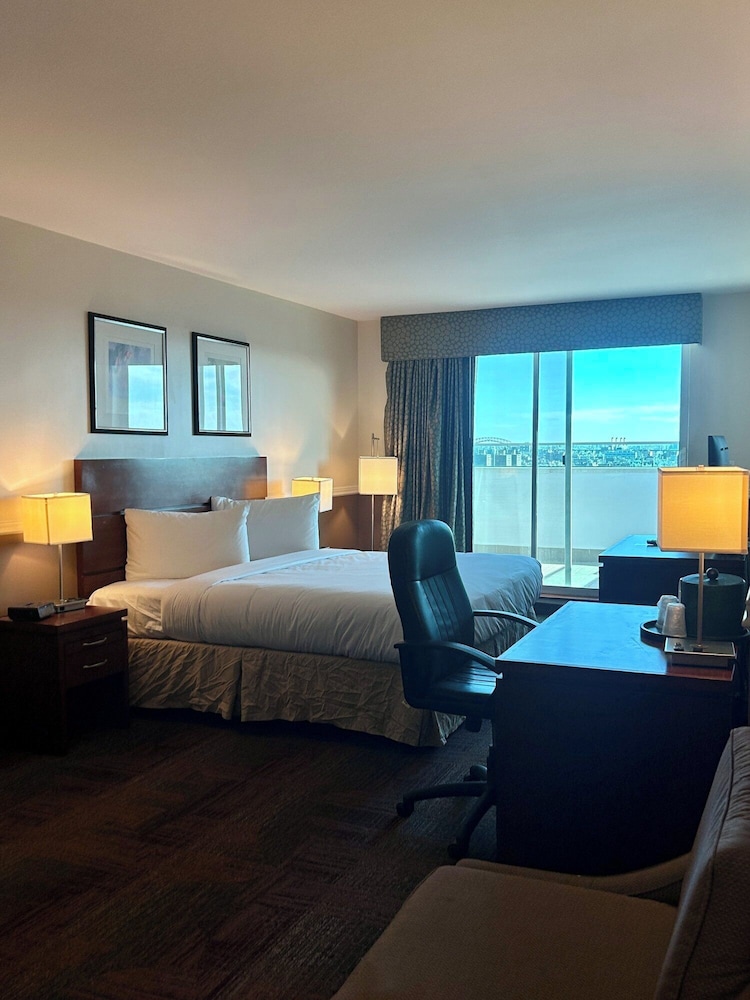 LIC Manhattan View Hotel 19/32
