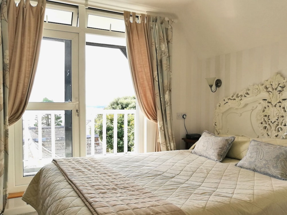 Rosemullion Hotel - Guest house 5/24