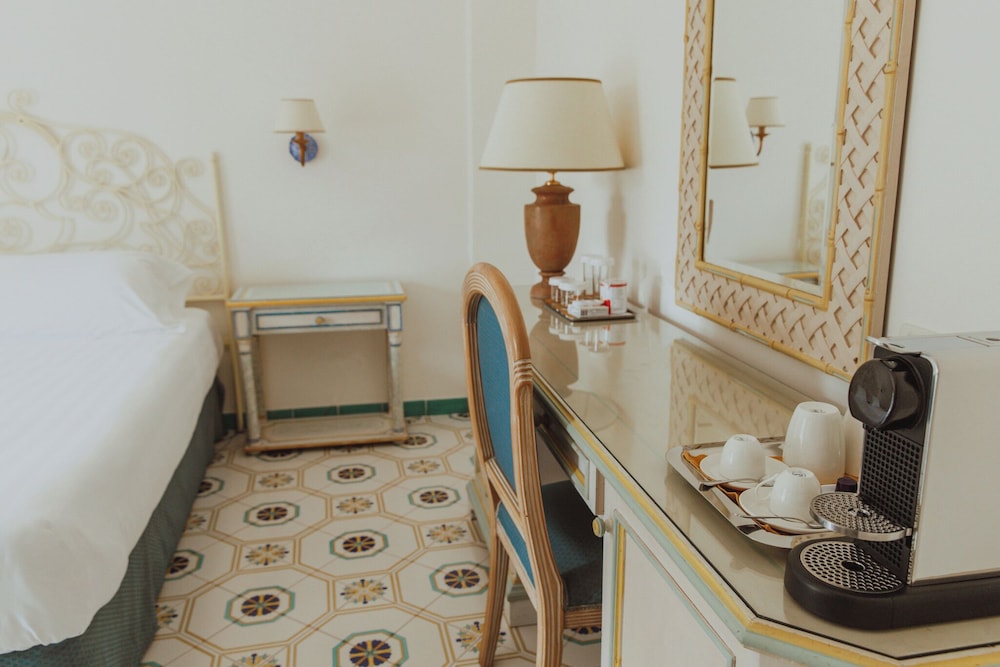 GRAND HOTEL IL MORESCO 14/72
