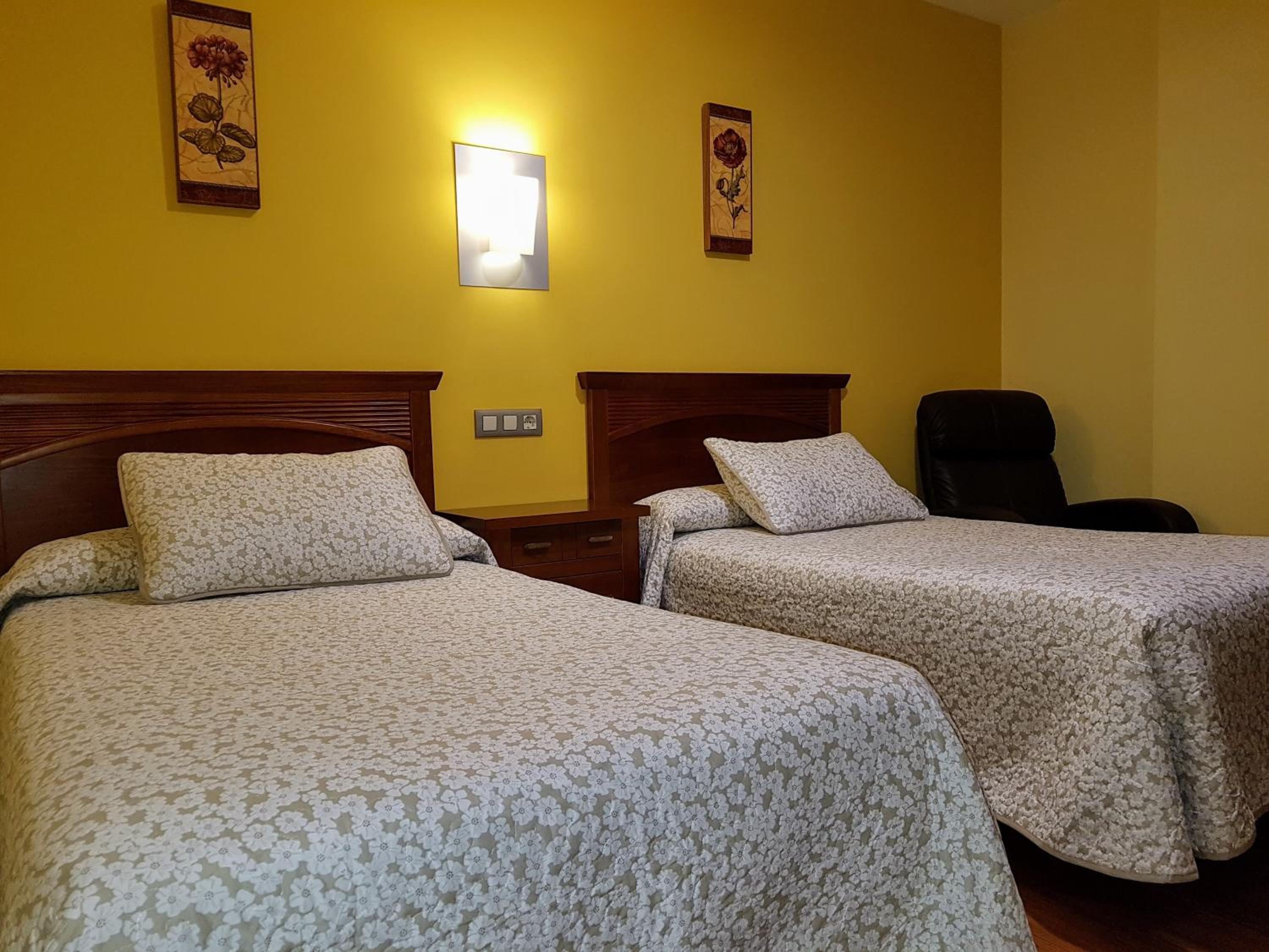 Hotel Reina Isabel 25/57