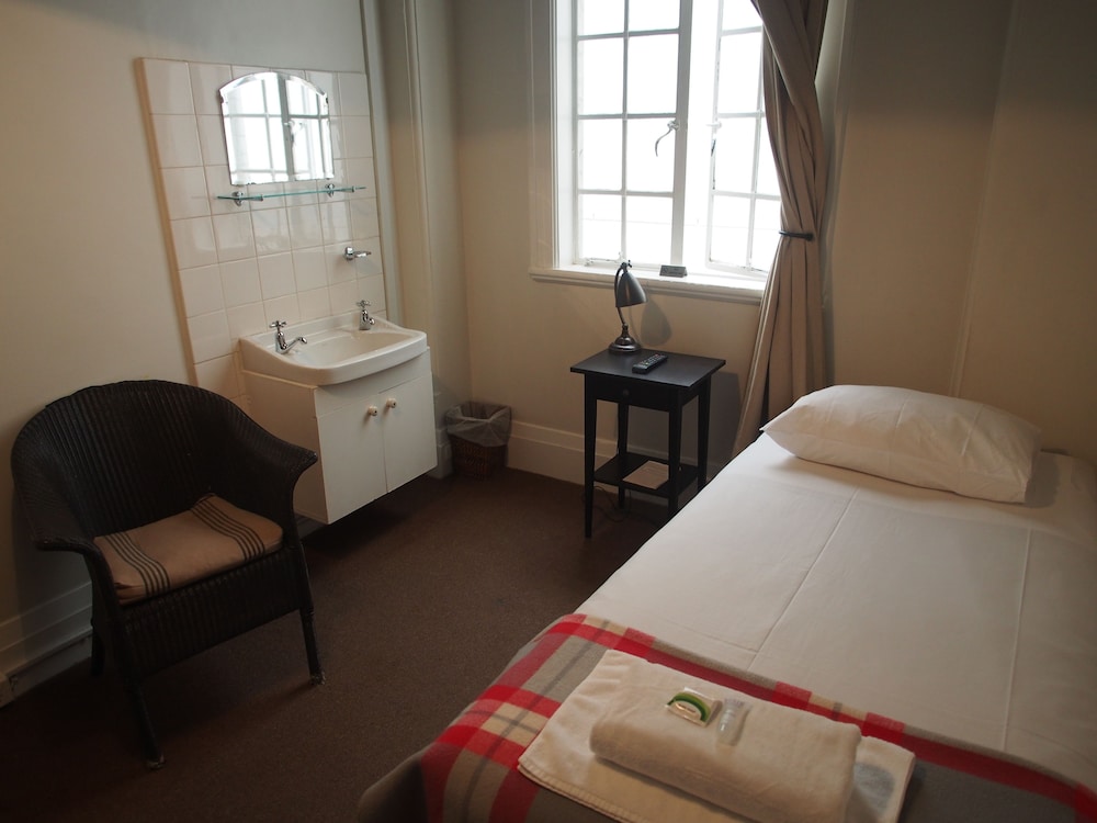 The Grand Hotel 15/25