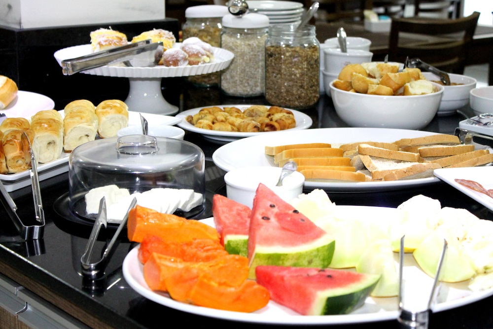 Avare Plaza Hotel 38/44