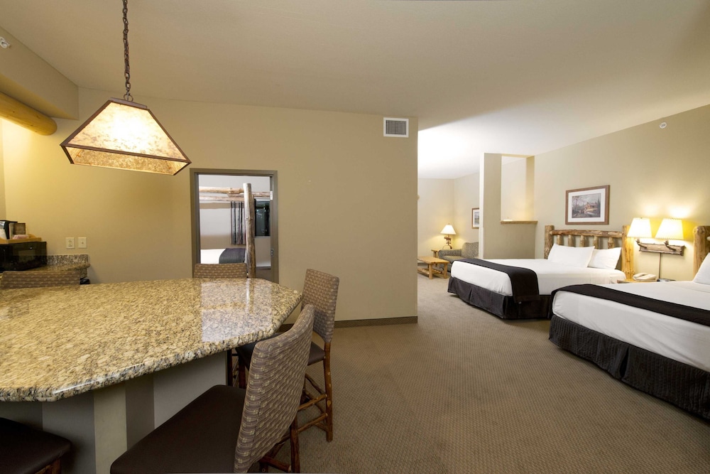 Great Wolf Lodge Grand Mound 10/65