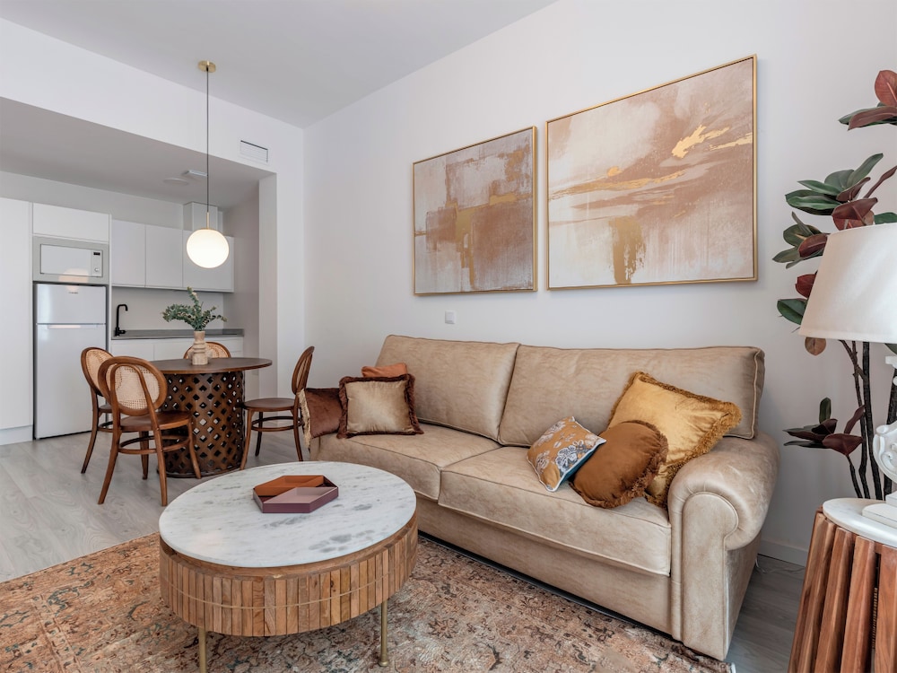 APARTAMENTOS PUERTA ELVIRA SUITES 3000 13/46