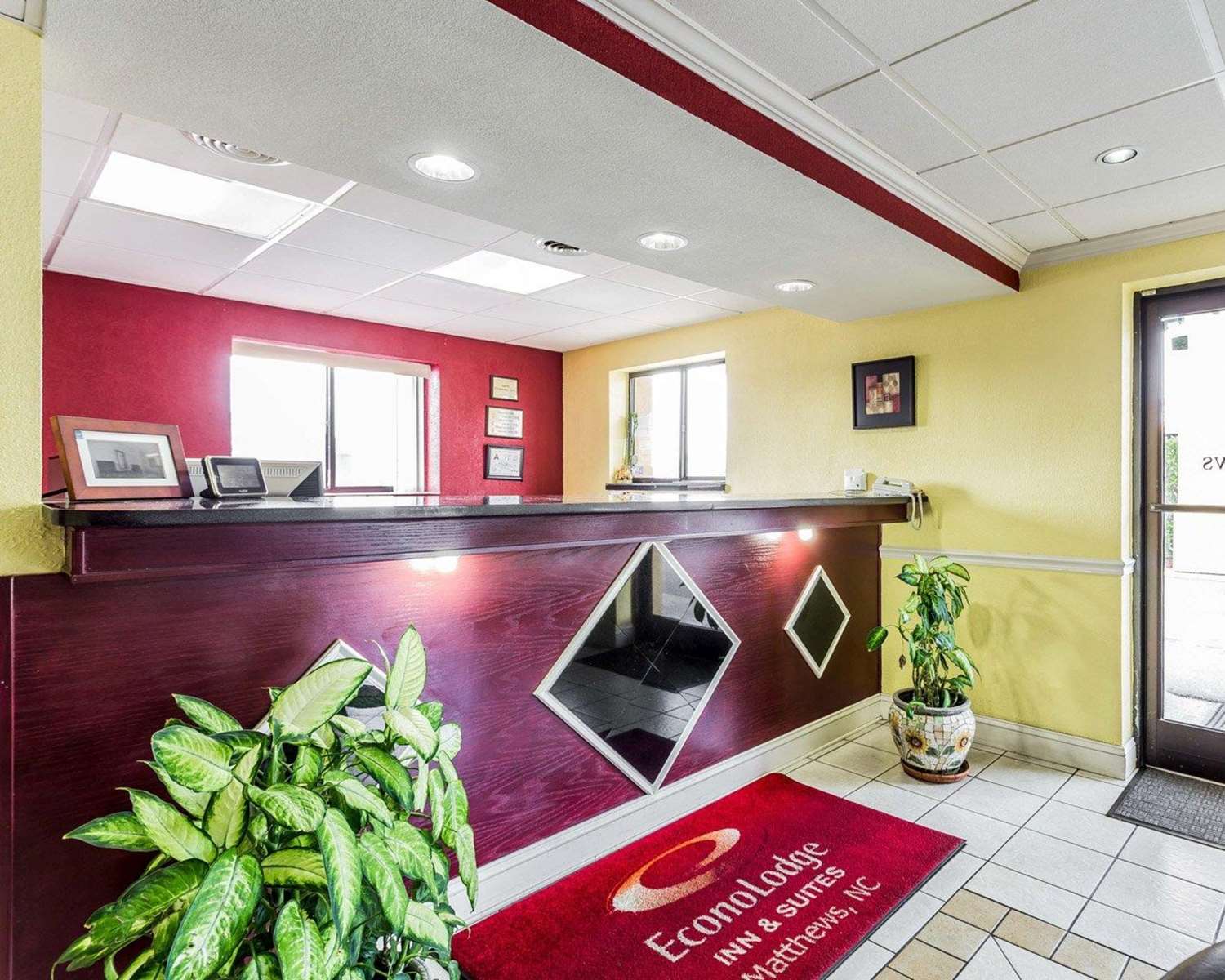 Econo Lodge Inn And Suites Matthews Charlotte 7/28