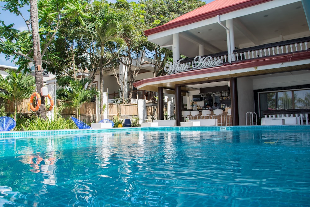 White House Beach Resort 2/34
