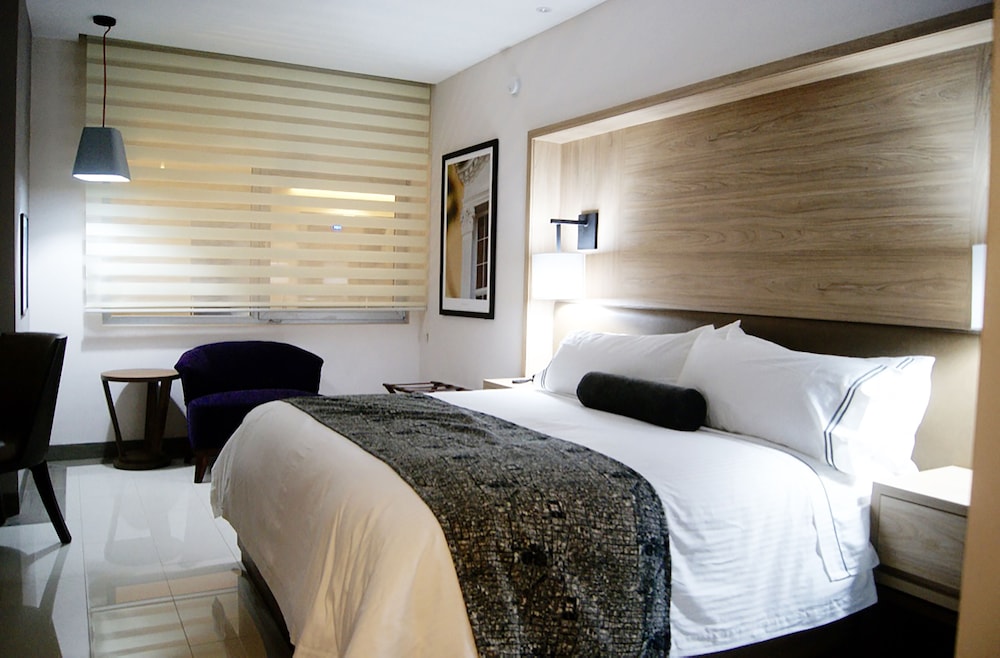STANDARD, KING BED