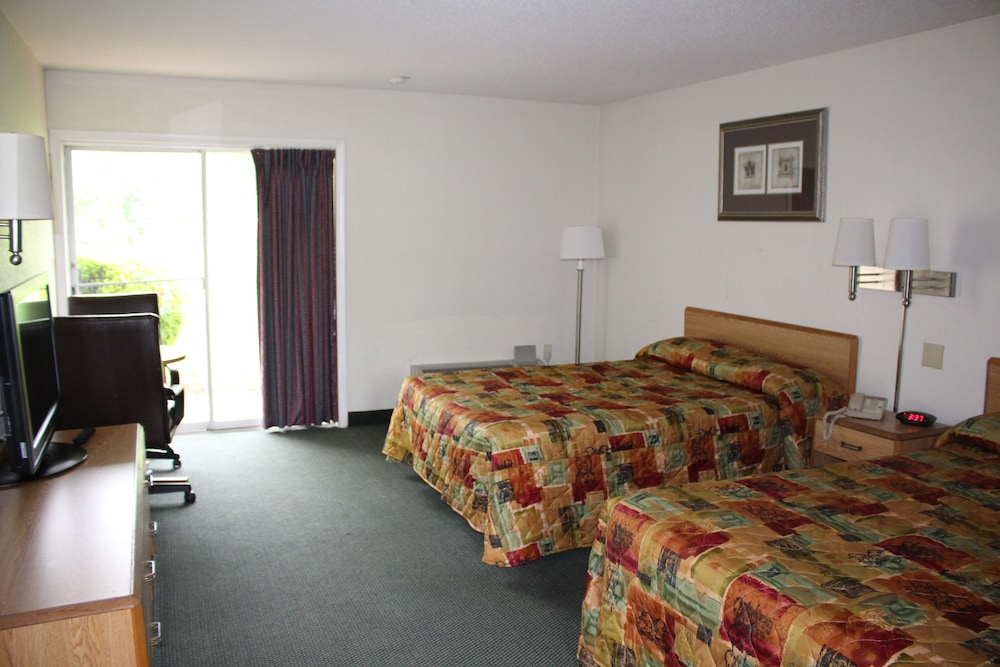 Hometown Inn Staunton VA near Hwy 11 43/50