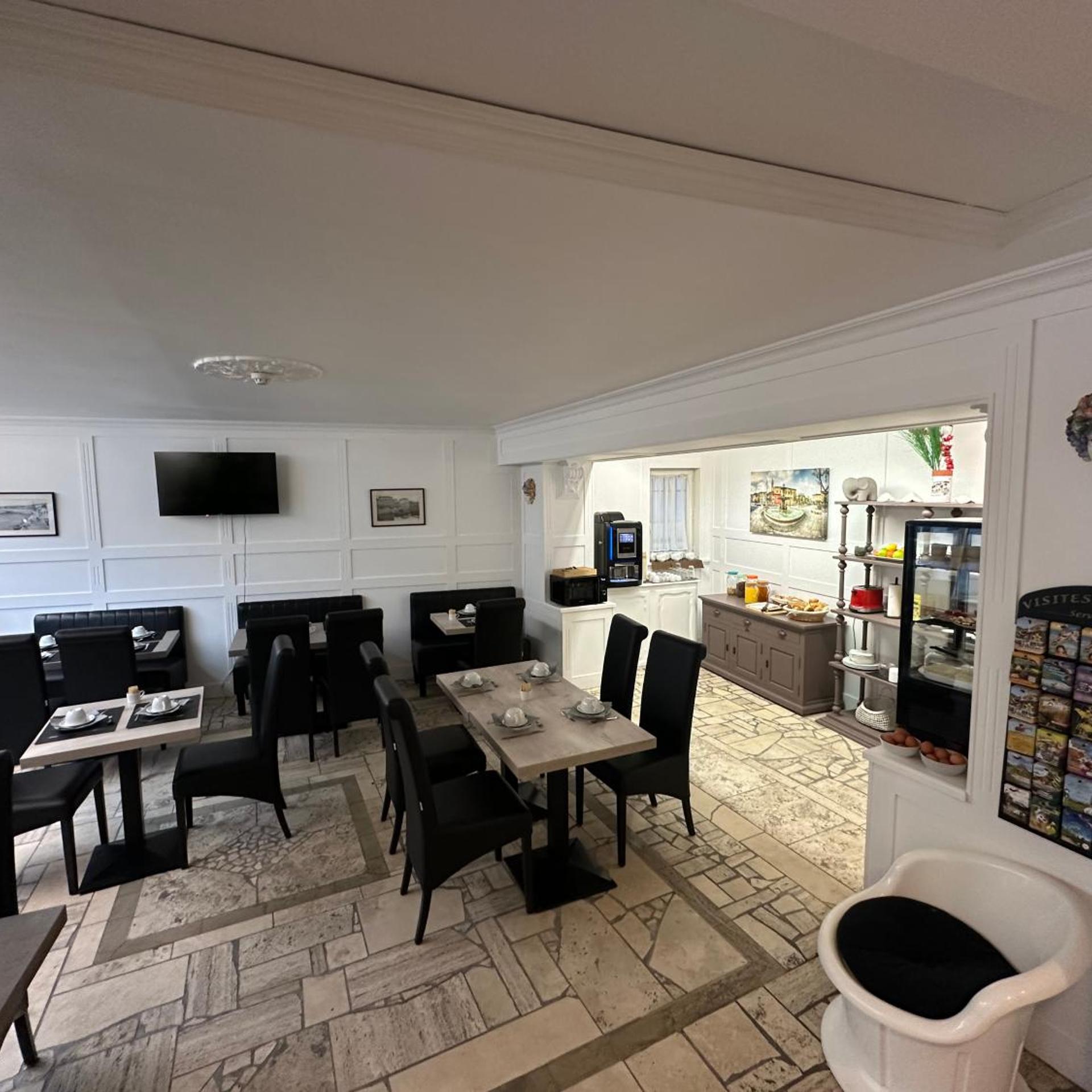 P'TIT DEJ-HOTEL MARTIGUES LE 5 35/57