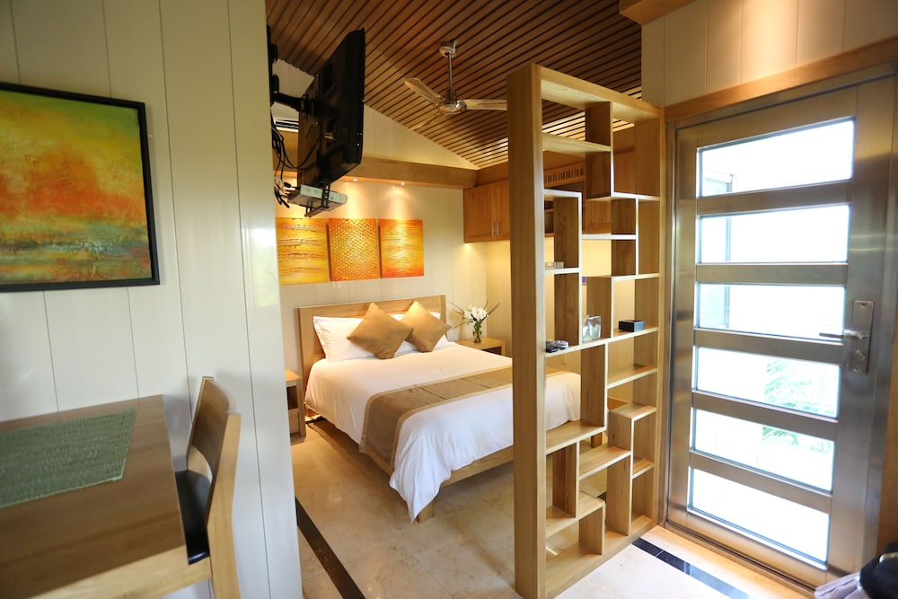 ONE ON MARLIN SPA RESORT 36/65