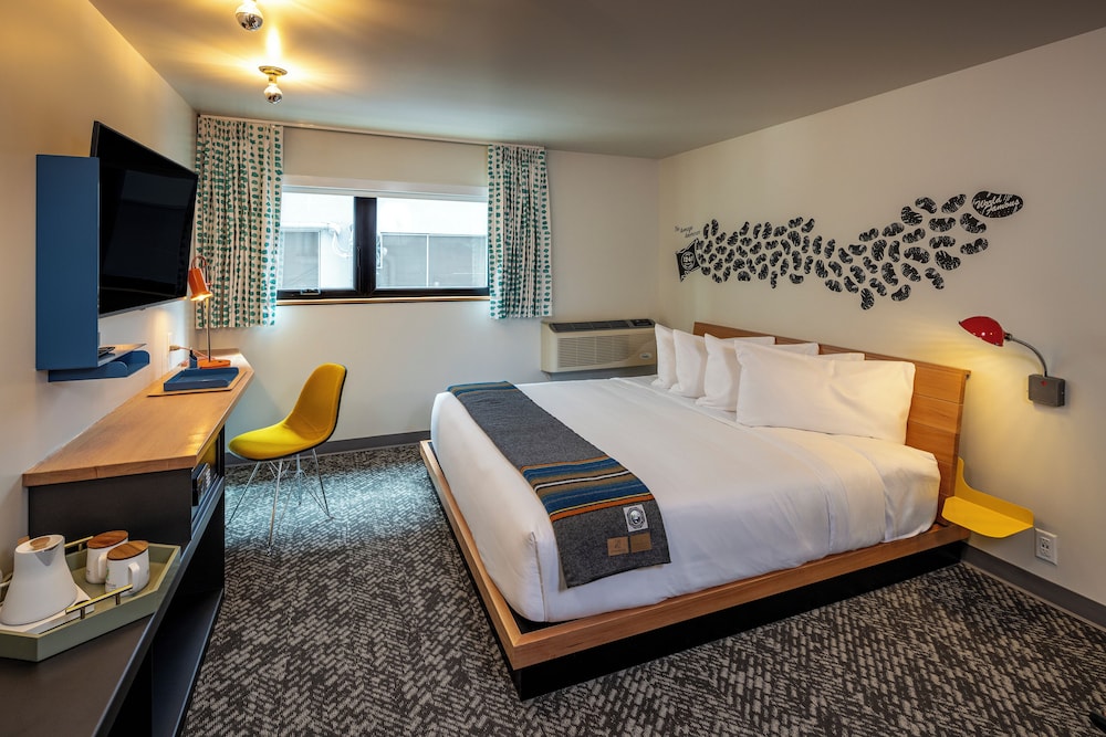 Standard, King Bed