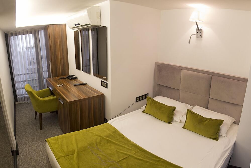 The 22 Hotel 17/50