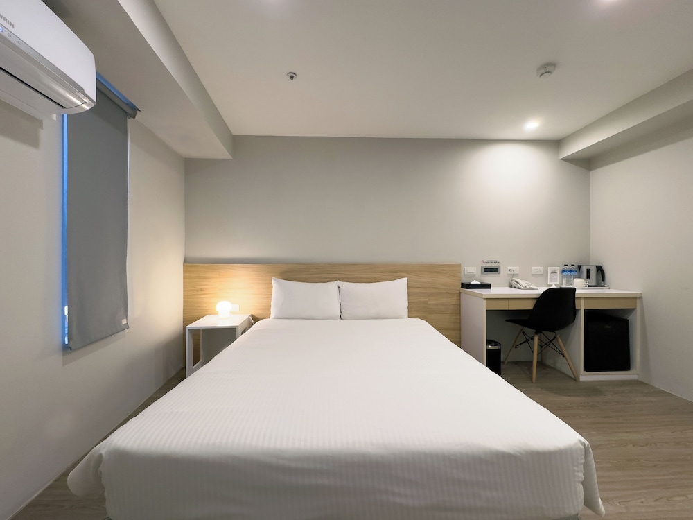 DELUXE, DOUBLE BED