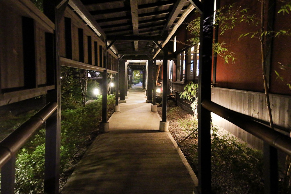 Yufuin Ryoan Wazanho 47/49