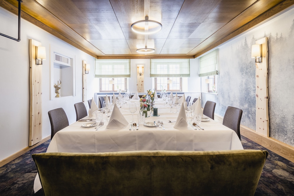 OCHSEN HOTEL 52/55