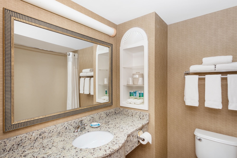 Holiday Inn Express Hotel Suites Hampton South Seabrook 19/78