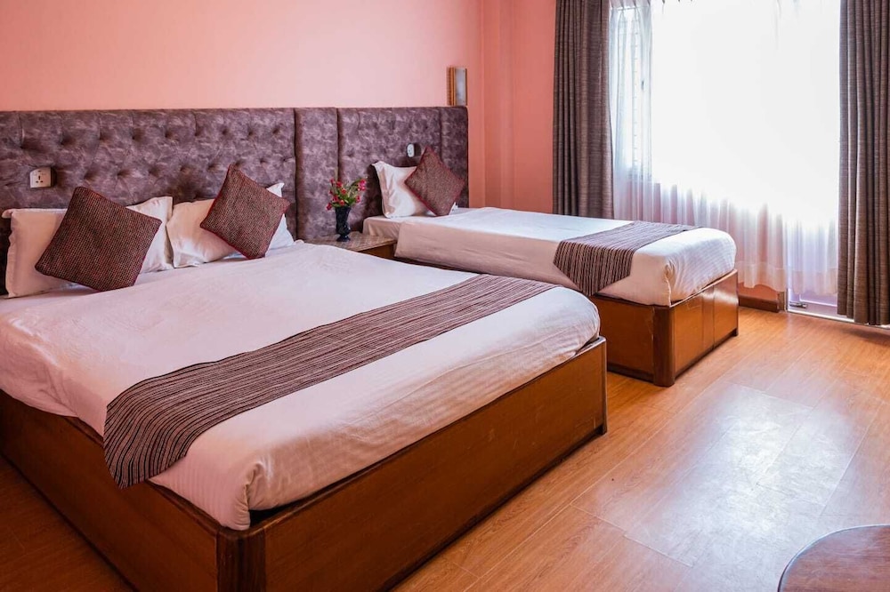 Kathmandu Prince Hotel 12/32