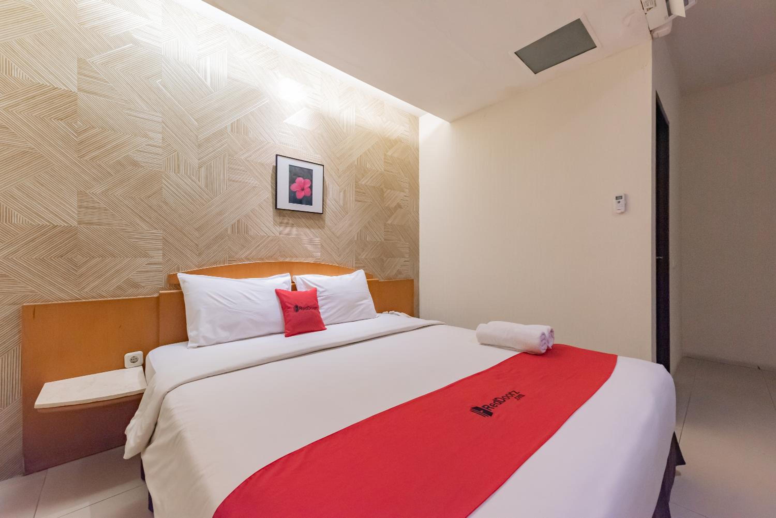 غرفة بسرير مزدوج، RedDoorz Plus @ Cipaganti Street 3 6/9